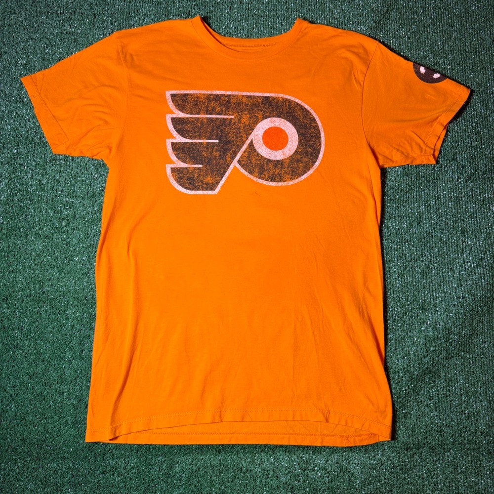 Old Time Hockey Philadelphia Flyers Eric Desjardins 37 Orange T-Shirt Men Medium
